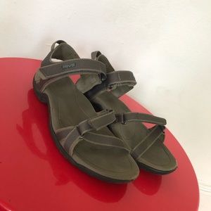 Teva Velcro Sandals Size 6
